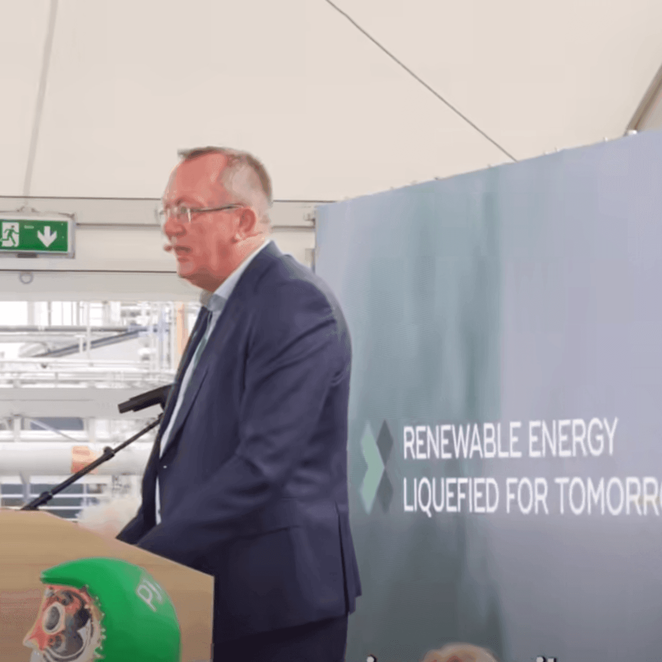Jan Riber Jakobsen holder tale
